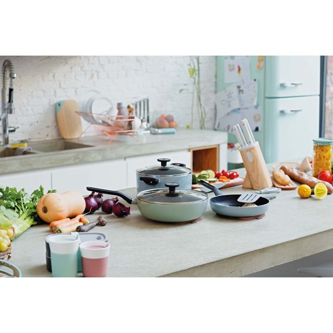 Berghoff Non-Stick Covered Saucepan | 20cm | Sage | 3950330 Berghoff Non-Stick Covered Saucepan | 20cm | Sage | 3950330