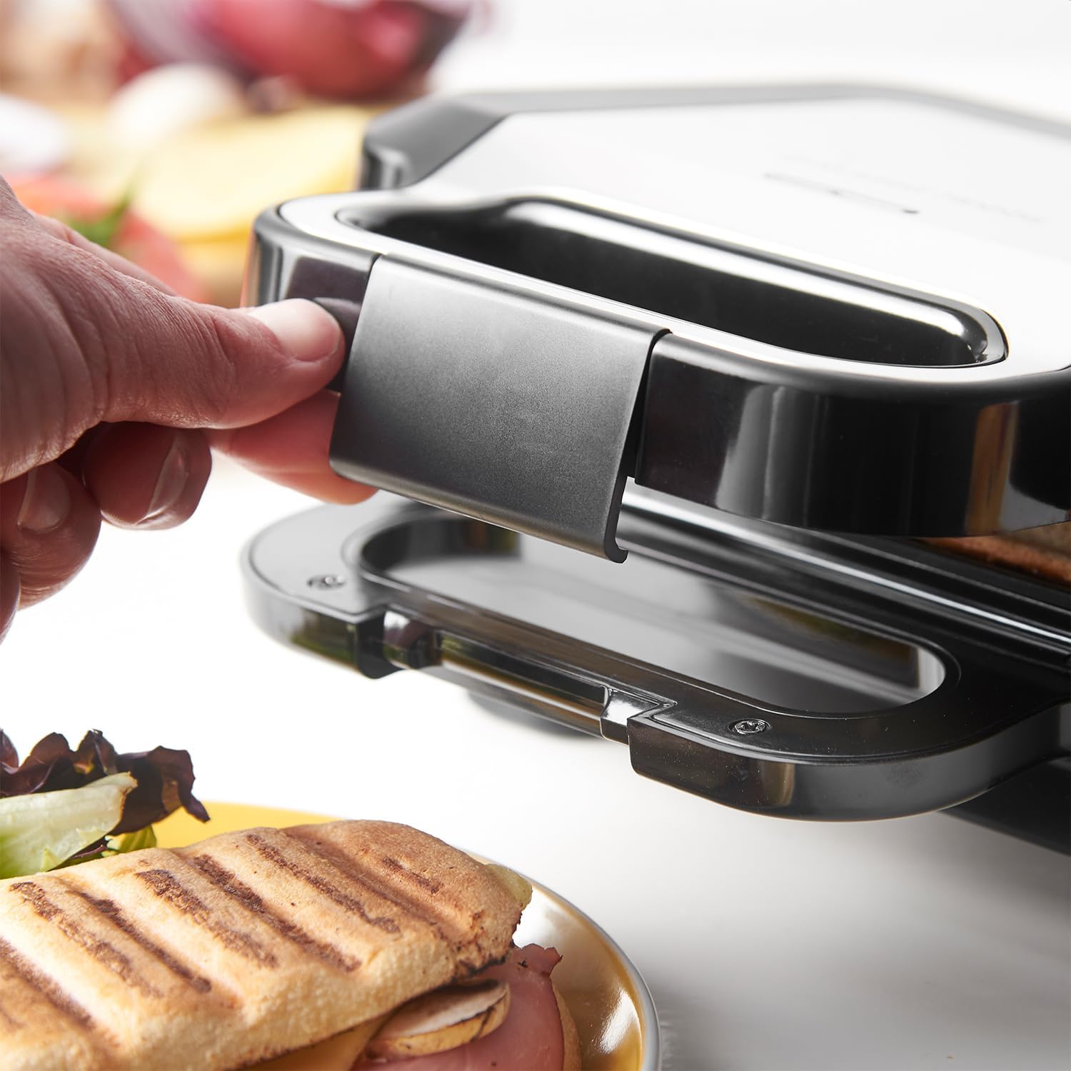 Russell Hobbs 3-in-1 Sandwich Maker | 26810 Russell Hobbs 3-in-1 Sandwich Maker | 26810