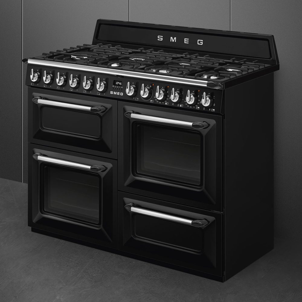 Smeg 110cm Victoria Triple Cavity Cooker | Gas Hob | Black | TR4110BL1 Smeg 110cm Victoria Triple Cavity Cooker | Gas Hob | Black | TR4110BL1