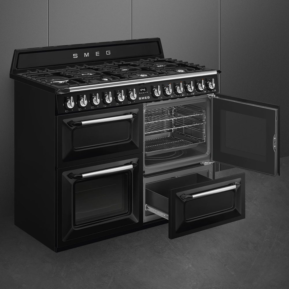 Smeg 110cm Victoria Triple Cavity Cooker | Gas Hob | Black | TR4110BL1 Smeg 110cm Victoria Triple Cavity Cooker | Gas Hob | Black | TR4110BL1