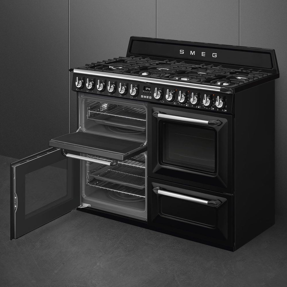 Smeg 110cm Victoria Triple Cavity Cooker | Gas Hob | Black | TR4110BL1 Smeg 110cm Victoria Triple Cavity Cooker | Gas Hob | Black | TR4110BL1