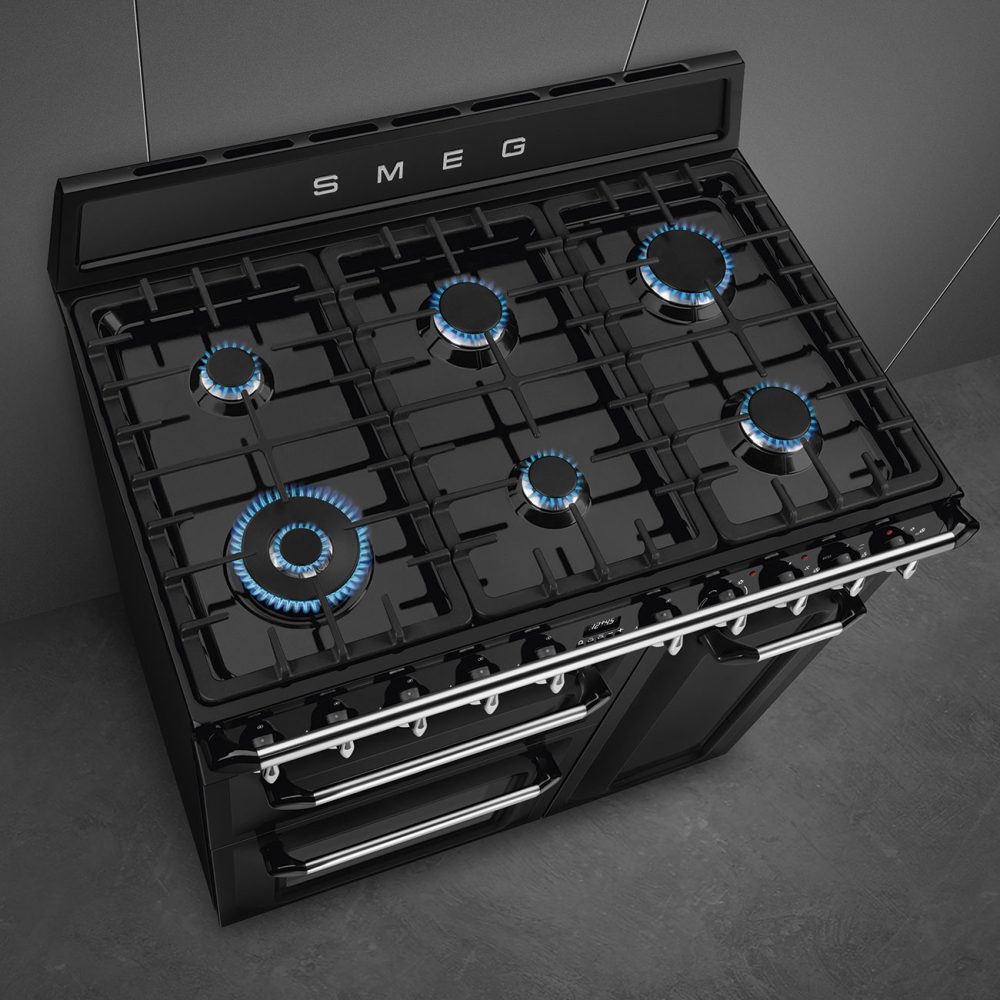 Smeg 90cm Victoria Triple Cavity Cooker | Gas Hob | Black | TR93BL Smeg 90cm Victoria Triple Cavity Cooker | Gas Hob | Black | TR93BL